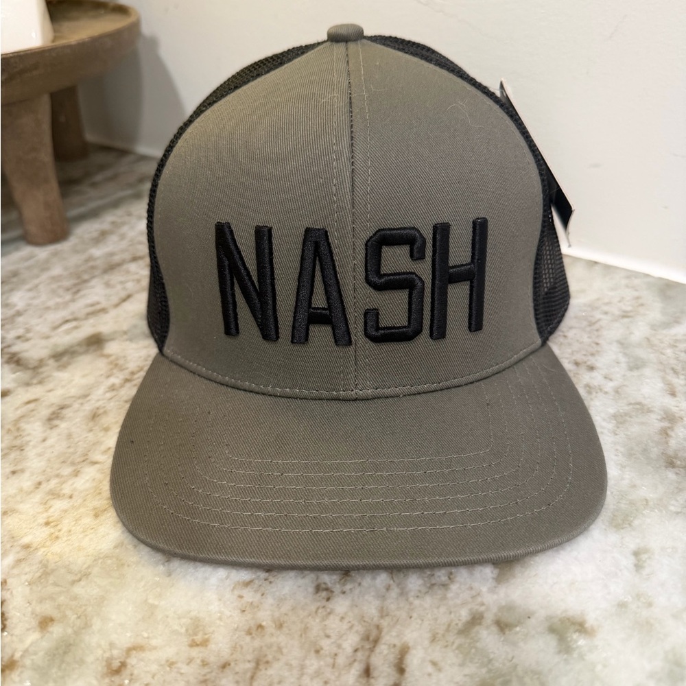 NWT The NASH Collection Hat by Revv Snapback Trucker Baseball Cap Adjustable